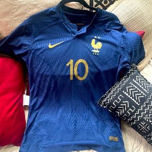 Kylian Mbappe jersey size large